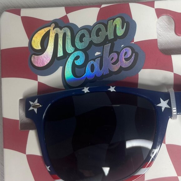 Moon Cake 2 Pack Patriotic Sunglasses USA Stars Stripes Red Blue OS New - Picture 4 of 6
